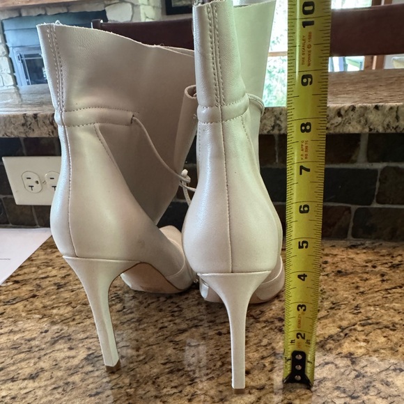 Nine West Tirzah Pointy Toe Dress Booties cream - Picture 5 of 9